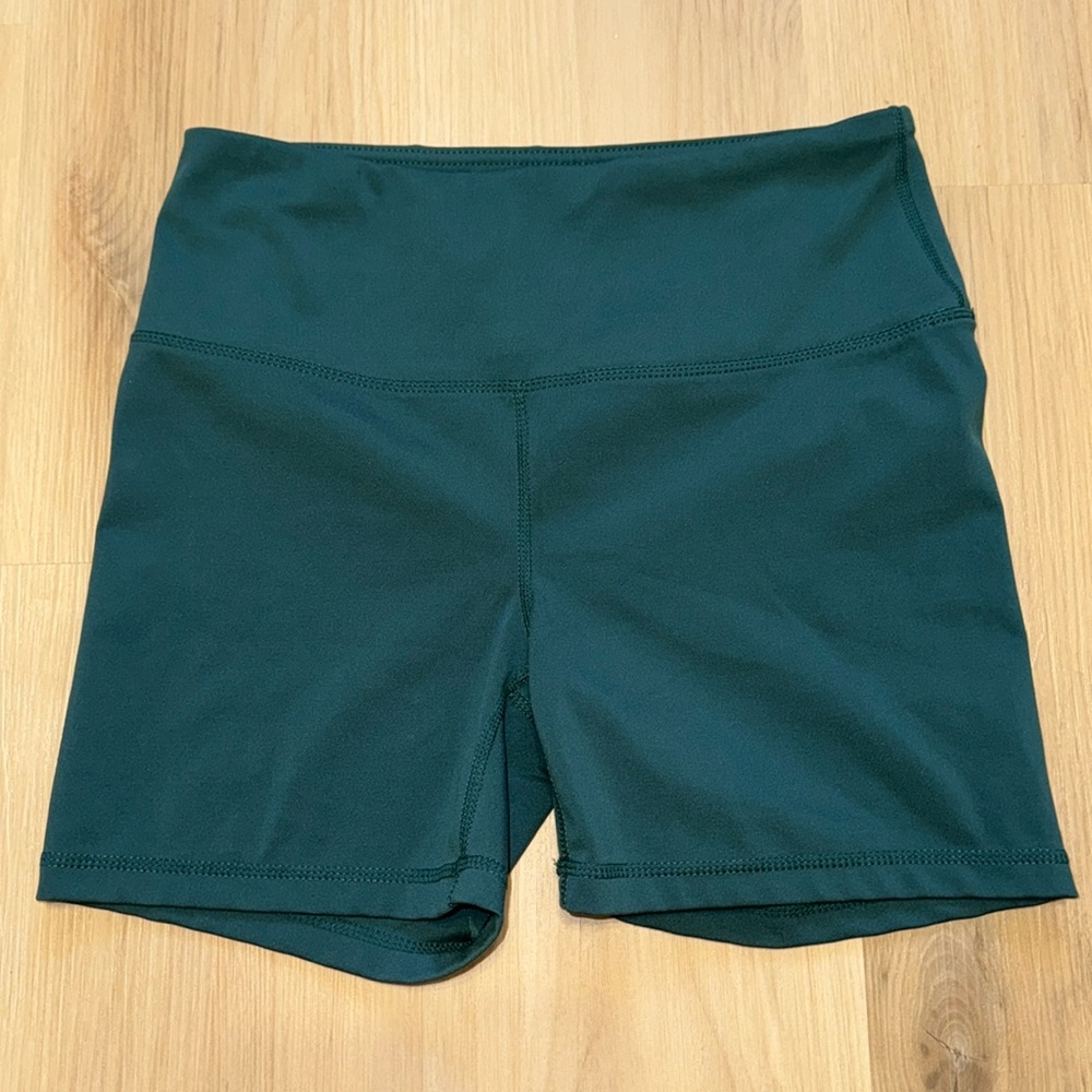 NWT Yogalicious LUX Athletic Bike Shorts Medium Dark Green